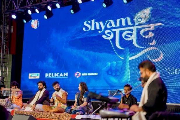 Artistic stage performance at Shyam Shabd concert