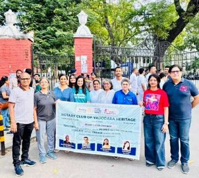 RC Vadodara Heritage delegation holding club banner at start line