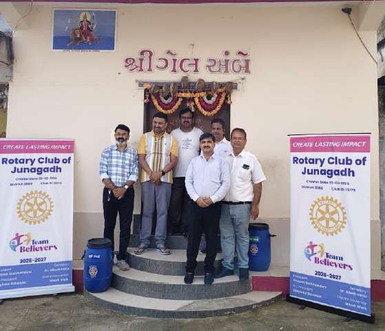 Dustbin distribution in Vadhavi village with club banner
