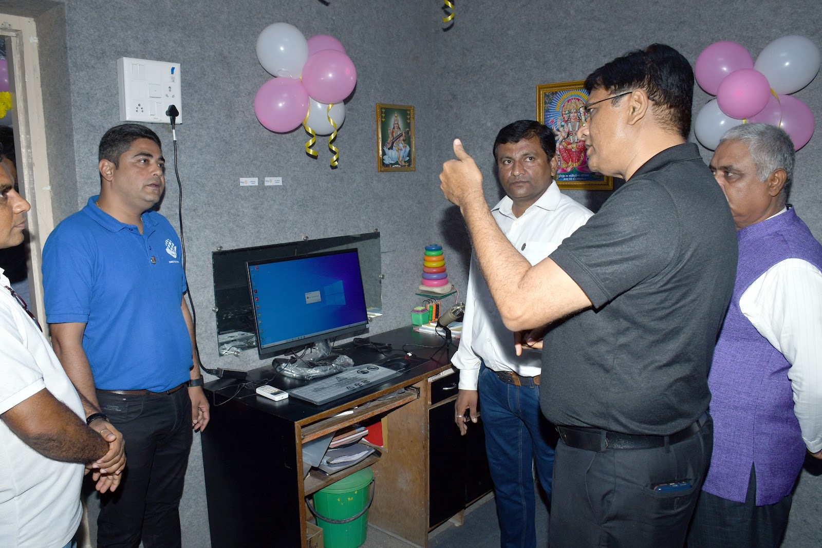 Rotary Club of Amreli Gir leaders and dignitaries at the Audiology Center handover ceremony