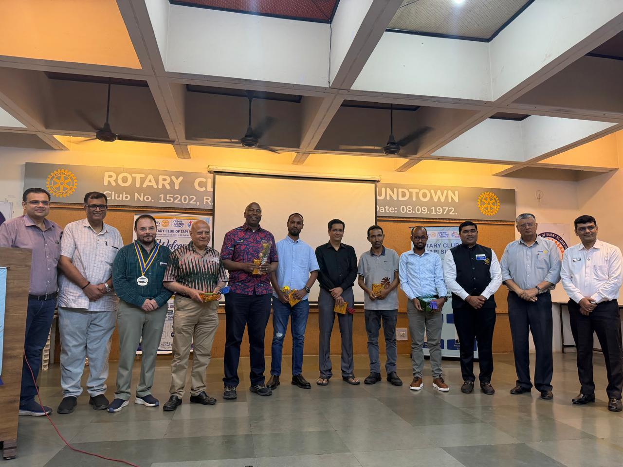 VTT Delegation with Host Club Rotary Club of Tapi, Surat